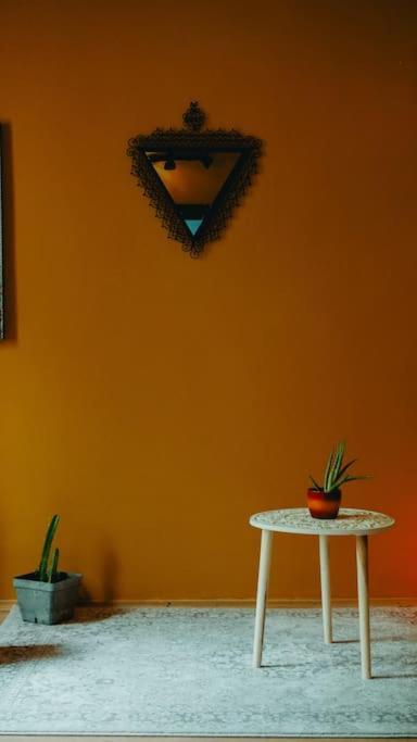 Sahara Studio With Shared Bathroom In City Centre Братислава Экстерьер фото