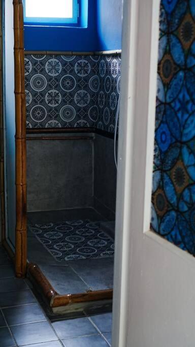 Sahara Studio With Shared Bathroom In City Centre Братислава Экстерьер фото