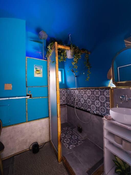 Sahara Studio With Shared Bathroom In City Centre Братислава Экстерьер фото