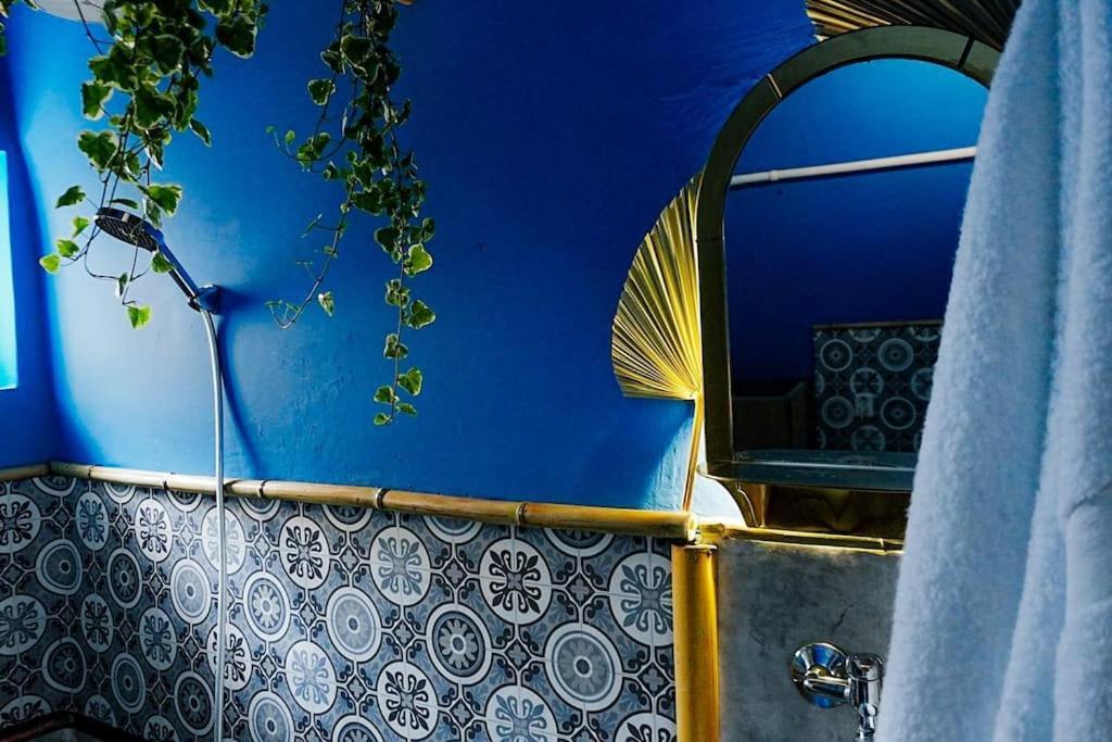 Sahara Studio With Shared Bathroom In City Centre Братислава Экстерьер фото