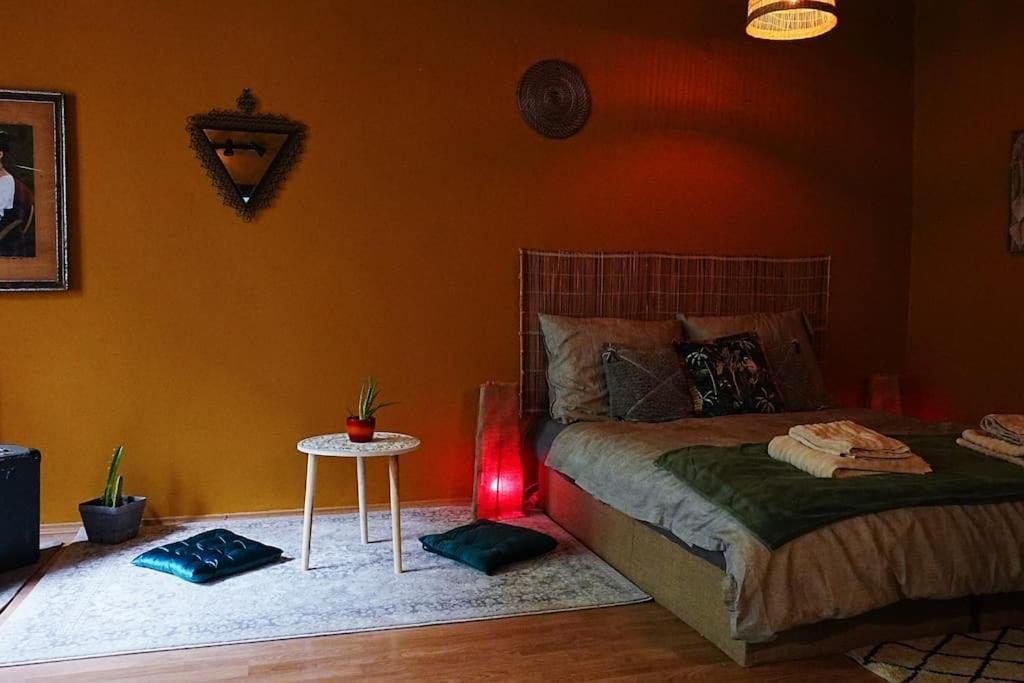 Sahara Studio With Shared Bathroom In City Centre Братислава Экстерьер фото